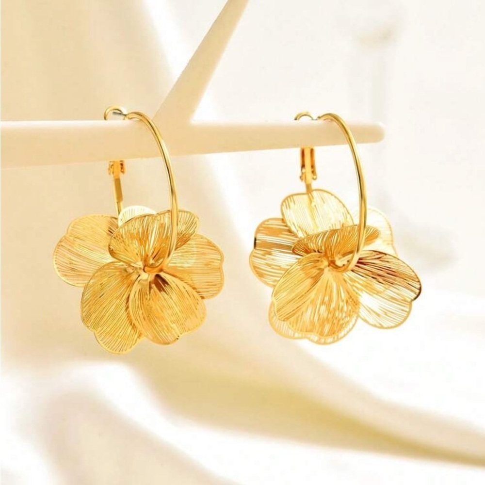 Kate Middleton Inspired Gold Floral Earrings,Elegant Statement Jewelry